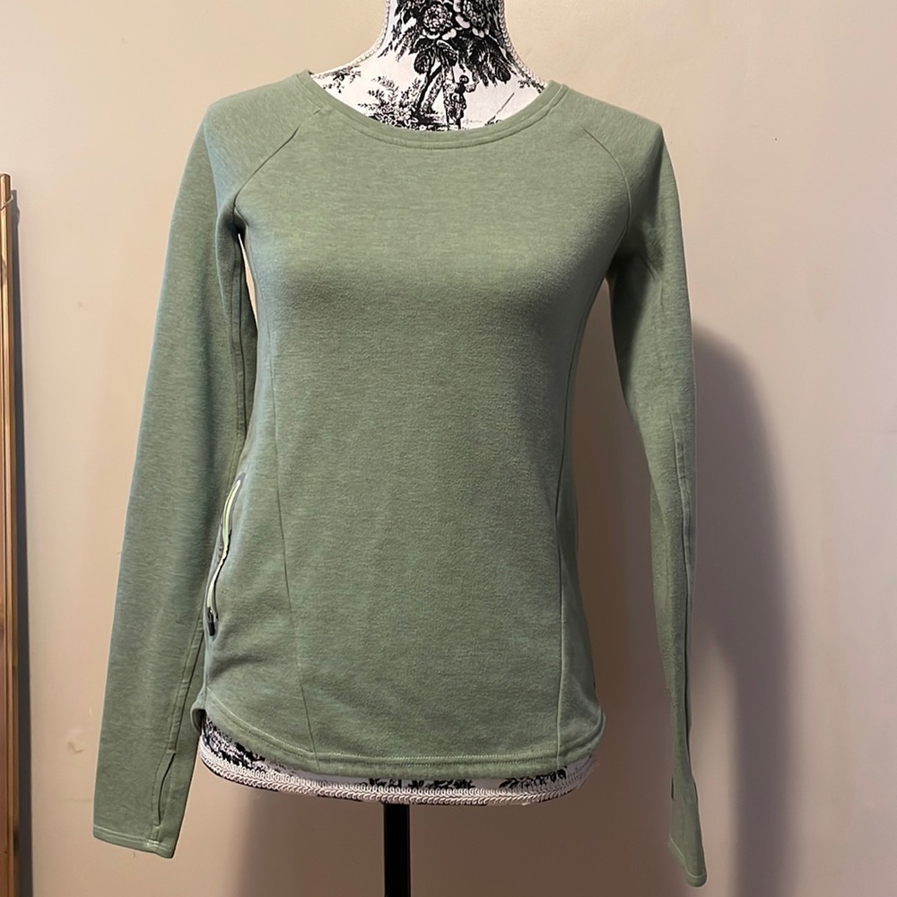 North Face top